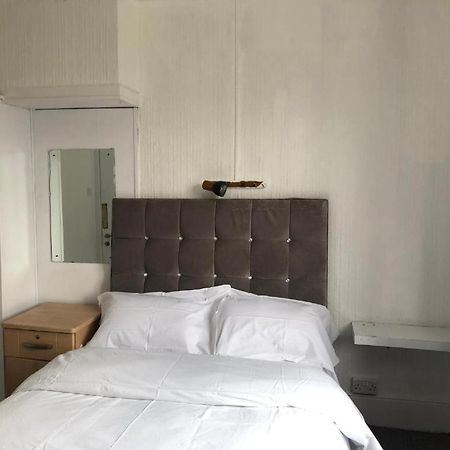 Saji Hotel Ilford Bagian luar foto