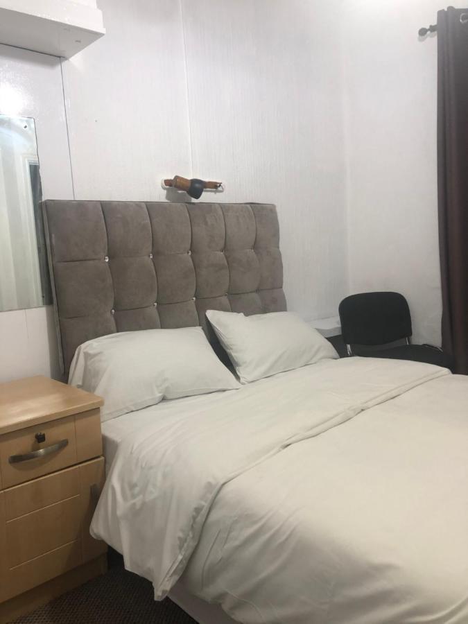 Saji Hotel Ilford Bagian luar foto