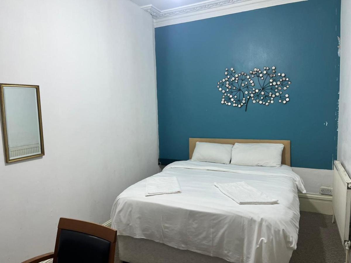 Saji Hotel Ilford Bagian luar foto