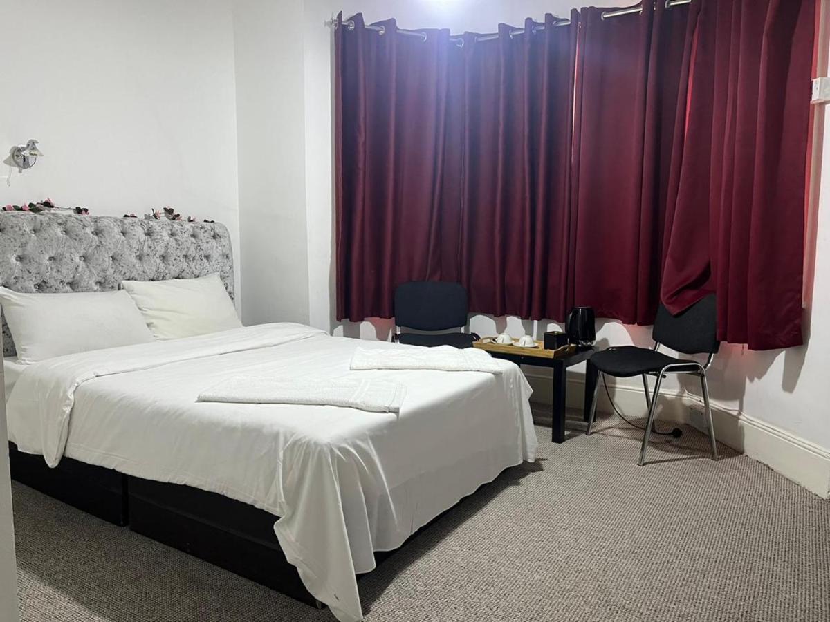 Saji Hotel Ilford Bagian luar foto